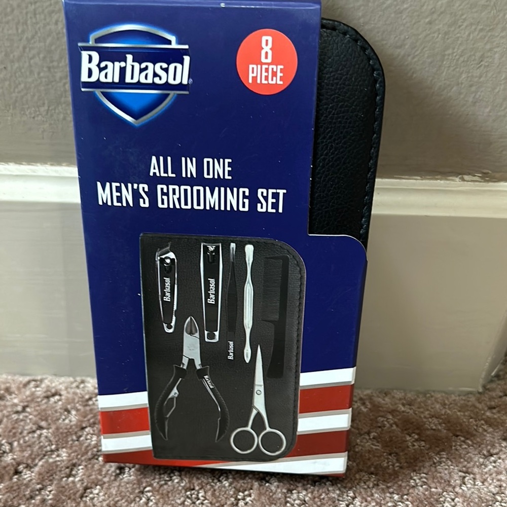 BARBASOL Black Grooming Tools 8 Piece Set NWT
